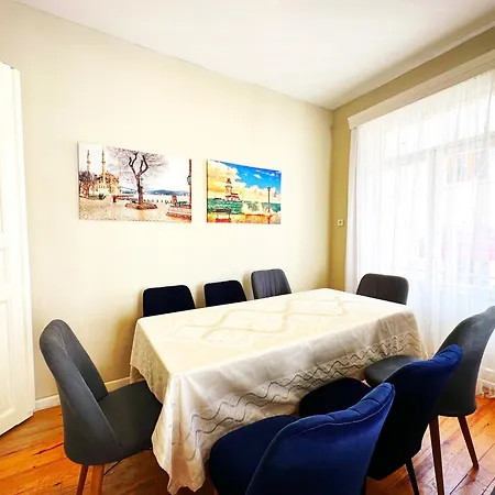 Hkn Large Four-bedroom House In A Location Lägenhet *