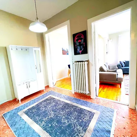 Hkn Large Four-bedroom House In A Location