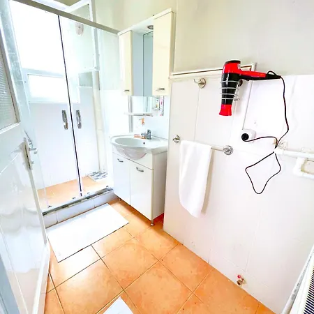 Hkn Large Four-bedroom House In A Location